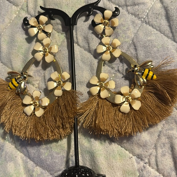 Jewelry - Bee fringe earrings